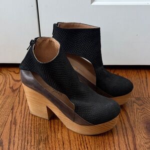 Free People Horizon Clog booties in black suede Size 6.5